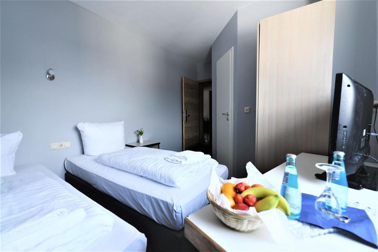 Hotel Best One Rossdorf  Bagian luar foto